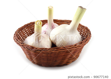 Garlic isolated on white 90677140