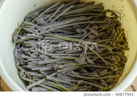 Bracken lye-free charcoal 90677942