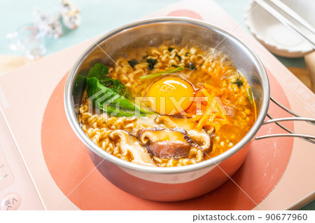 製作韓國泡麵 製作韓國泡麵 90677960