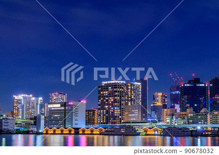 [Cityscape of Tokyo] Night view of the city in the direction of Hinode Pier 90678032