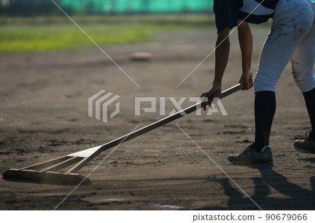 Ground maintenance dragonfly hanging of high school baseball club 90679066