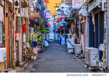 【東京都市風景】新宿黃金街 90680477