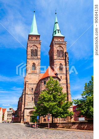 St. Sebald Church in Nuremberg town St. Sebald Church in Nuremberg town 90684138