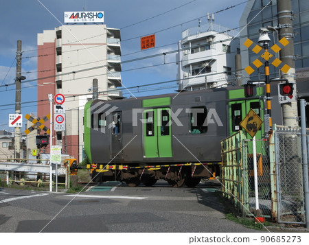 E235 series passing through the second Nakazato crossing of the Yamanote line E235 series passing through the second Nakazato crossing of the Yamanote line 90685273