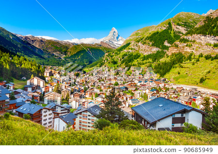 Traditional houses in Zermatt, Switzerland Traditional houses in Zermatt, Switzerland 90685949