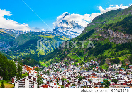 Traditional houses in Zermatt, Switzerland Traditional houses in Zermatt, Switzerland 90685956