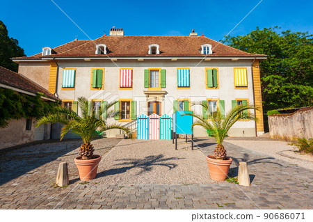 Nyon town on Lake Geneva Nyon town on Lake Geneva 90686071