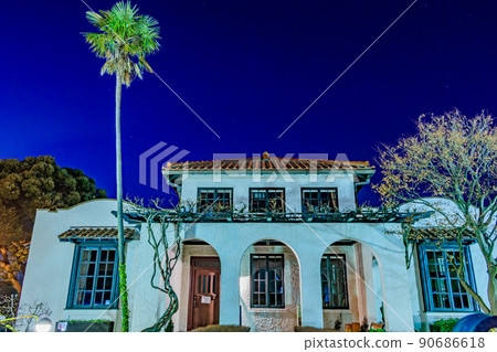 [Cityscape of Kanagawa] Night view of the city around the foreign settlement in Yokohama 90686618
