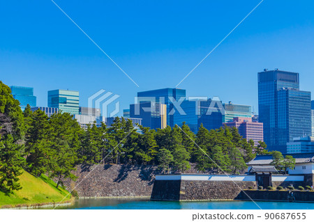 [東京都市風景] 從櫻田門周邊眺望丸之內 90687655