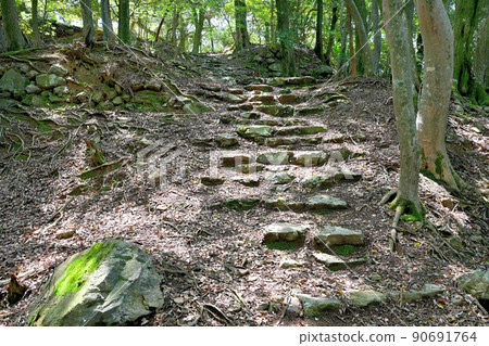 小濱市若狹國“能瀨山城”石牆和景觀 90691764