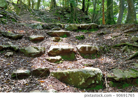 小濱市若狹國“能瀨山城”石牆和景觀 90691765