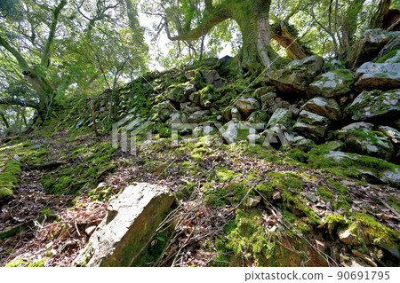 小濱市若狹國“能瀨山城”石牆和景觀 90691795