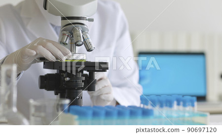 Researcher microscope 90697120