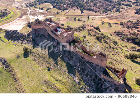 Riba de Santiuste castle. View from above. Guadalajara, Castile La Mancha community 90698840