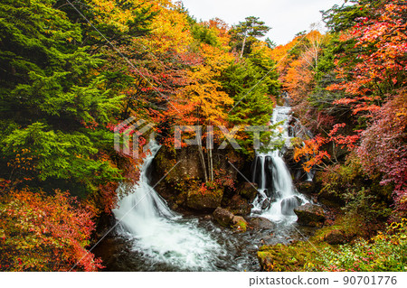 [Oku-Nikko, Tochigi Prefecture] Oku-Nikko Three Famous Waterfalls Ryuzu Falls Autumn Leaves October 90701776