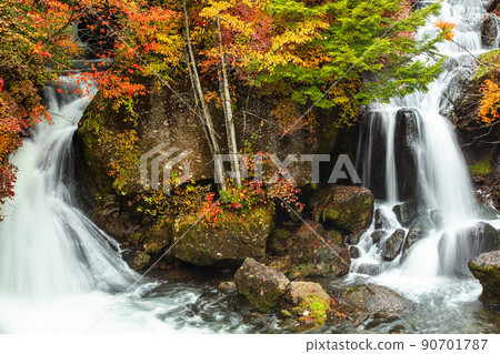 [Oku-Nikko, Tochigi Prefecture] Oku-Nikko Three Famous Waterfalls Ryuzu Falls Autumn Leaves October 90701787