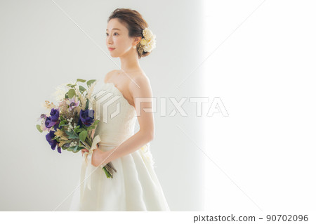 Wedding dress  90702096