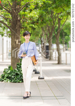 Business working woman outdoors Business working woman outdoors 90703142