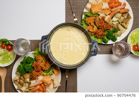 cheese fondue  90704476