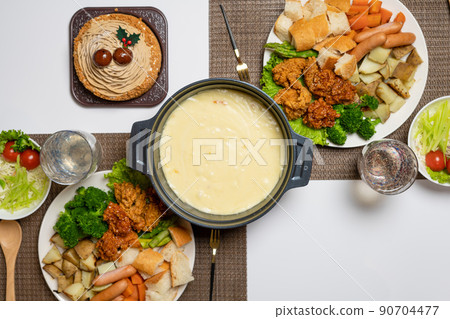 cheese fondue  90704477