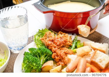 cheese fondue  90704776