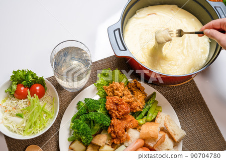 cheese fondue  90704780