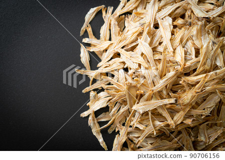 dried small crispy fish 90706156