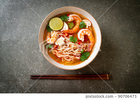 instant noodles ramen in spicy soup with shrimps (Tom Yum Kung) 90706473