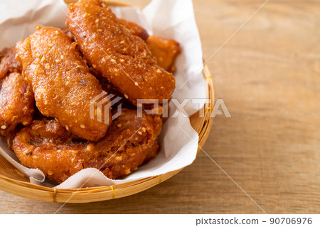 deep fried banana deep fried banana 90706976
