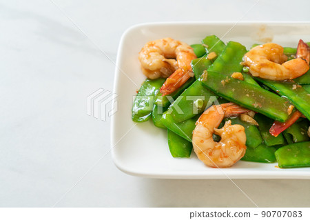 Stir-Fried Green Peas with Shrimp Stir-Fried Green Peas with Shrimp 90707083