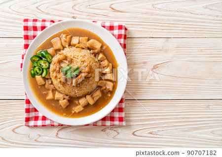 Chicken in brown sauce or gravy sauce with rice 90707182