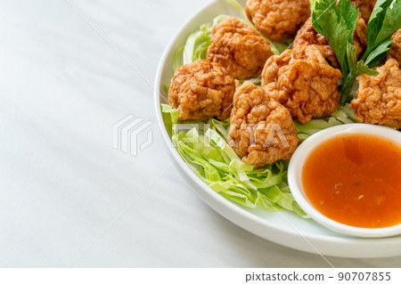 Boiled Shrimp Balls with Spicy Sauce Boiled Shrimp Balls with Spicy Sauce 90707855