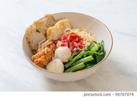 egg noodles with fish balls and shrimp balls in pink sauce, Yen Ta Four or Yen Ta Fo 90707874