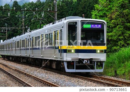 20400 series that retired from the Hibiya line and is active in the new world 20400 series that retired from the Hibiya line and is active in the new world 90713661