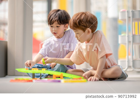 children friends brother lifestyle education 90713992