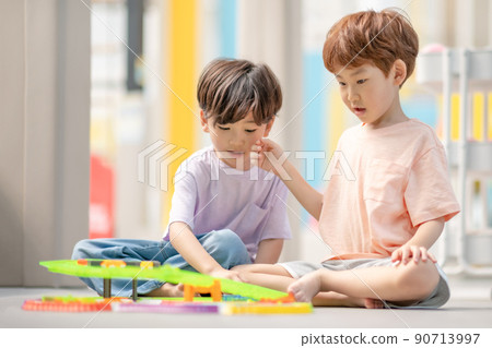 children friends brother lifestyle education 90713997
