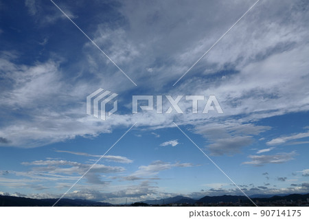 夏季雨中出現的藍天和雲彩·210818PM 夏季雨中出現的藍天和雲彩·210818PM 90714175