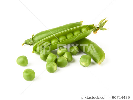 Green peas isolated Green peas isolated 90714429