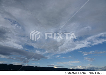 Blue sky and clouds that appeared during the summer rain ・ 210818PM Blue sky and clouds that appeared during the summer rain ・ 210818PM 90714639