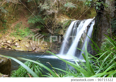 著名的伊豆瀑布 90715322