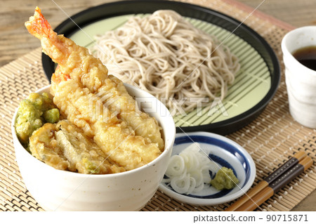 A set of soba noodles and a bowl of tendon served in a small bowl A set of soba noodles and a bowl of tendon served in a small bowl 90715871