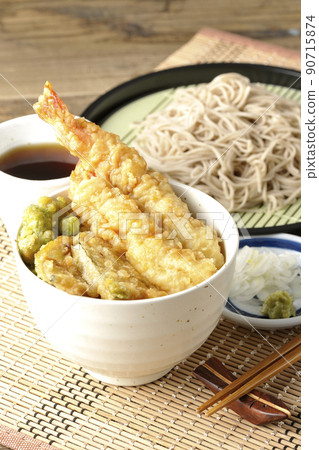 A set of soba noodles and a bowl of tendon served in a small bowl 90715874
