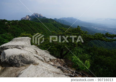 北漢山、國立公園、三角山、甲骨岩、寶賢峰、首爾市 90716013