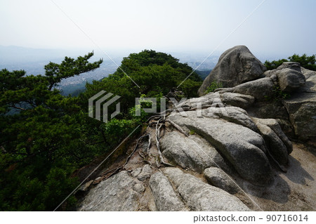 北漢山、國立公園、三角山、甲骨岩、寶賢峰、首爾市 北漢山、國立公園、三角山、甲骨岩、寶賢峰、首爾市 90716014