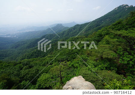 Bukhansan. National Park. Bogukmun. Kalbawi. Samgaksan. Bohyeonbong Bukhansan. National Park. Bogukmun. Kalbawi. Samgaksan. Bohyeonbong 90716412