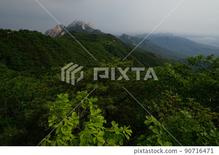 Bukhansan. National Park. Bogukmun. Kalbawi. Samgaksan. Bohyeonbong Bukhansan. National Park. Bogukmun. Kalbawi. Samgaksan. Bohyeonbong 90716471