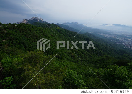Bukhansan. National Park. Bogukmun. Fortress. Bohyeonbong. Samgaksan Bukhansan. National Park. Bogukmun. Fortress. Bohyeonbong. Samgaksan 90716969