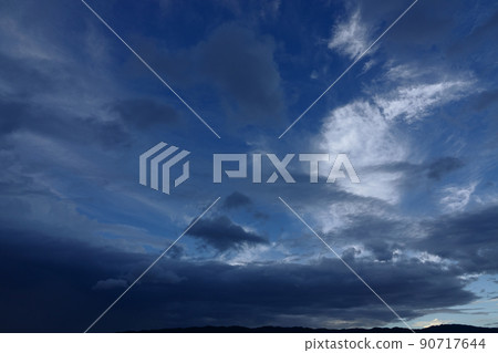 夏日傍晚的天空和雲彩 210818PM 夏日傍晚的天空和雲彩 210818PM 90717644