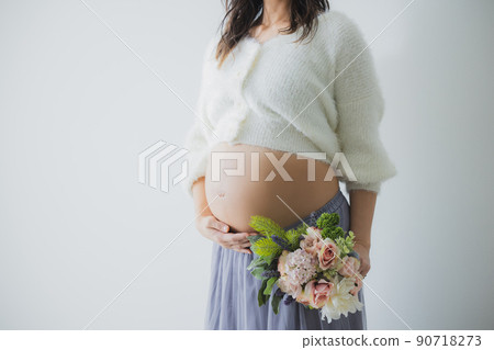 Maternity belly pregnant woman Maternity belly pregnant woman 90718273