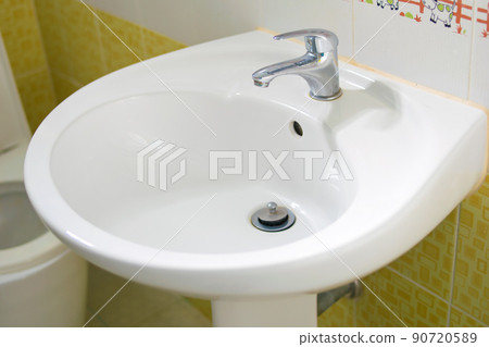 Sink.White Sink.Bathroom Sink 90720589